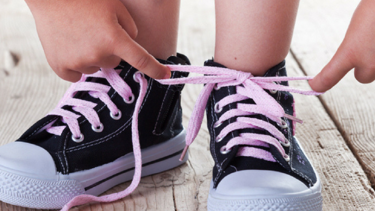 kids how to tie shoes